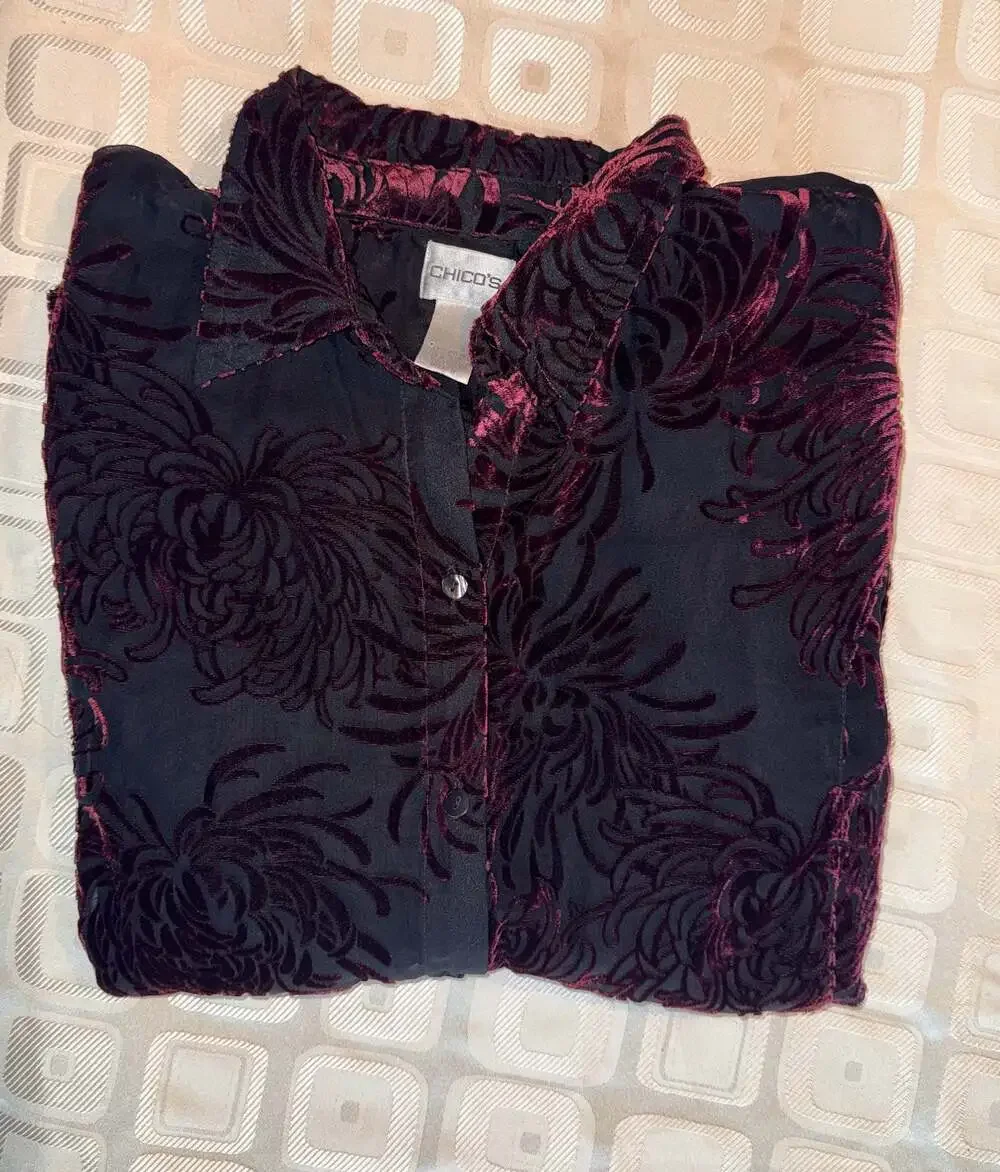 Chico's Black and Burgundy Floral Burnout Velvet Button-Down Shirt WhimsyGoth - Picture 12 of 12